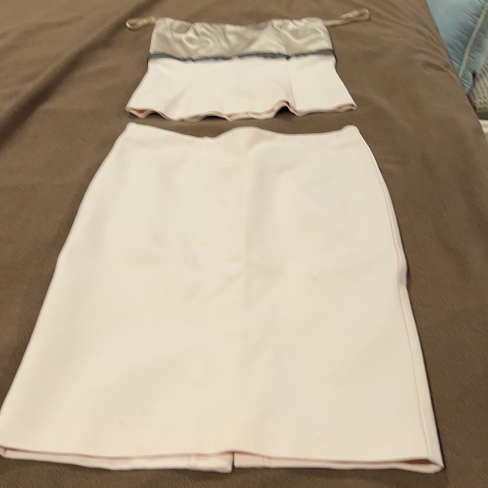 Two piece show stopper